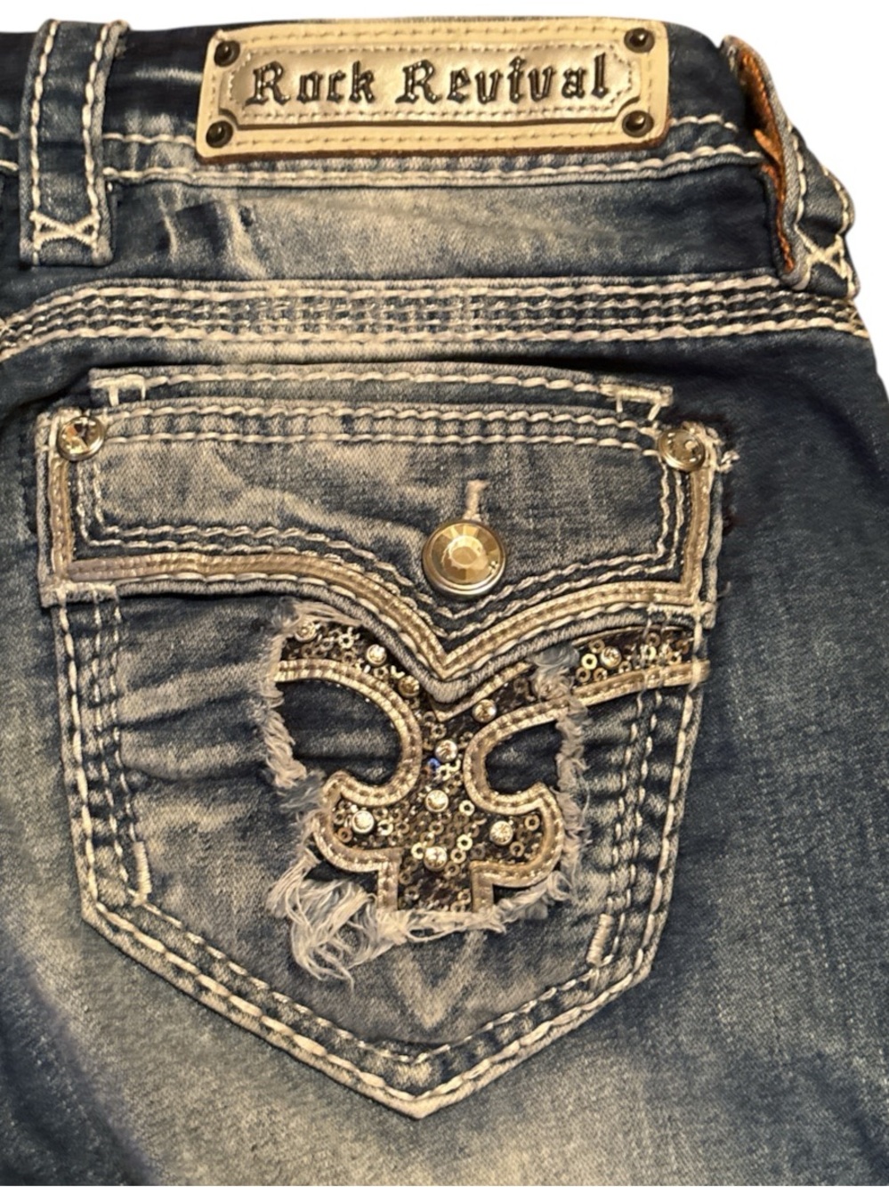 Rock Revival Women's Faded Blue Embellished Pocket Easy Crop Jeans 25